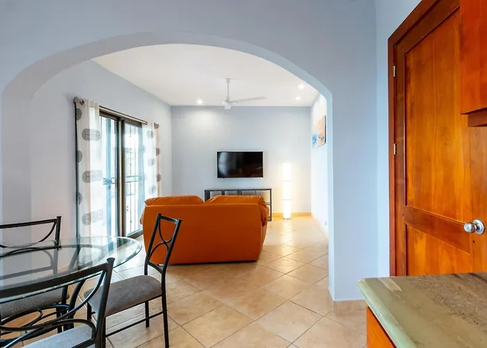 Сasa de vacaciones 2 Bedroom Ocean-view With Pool