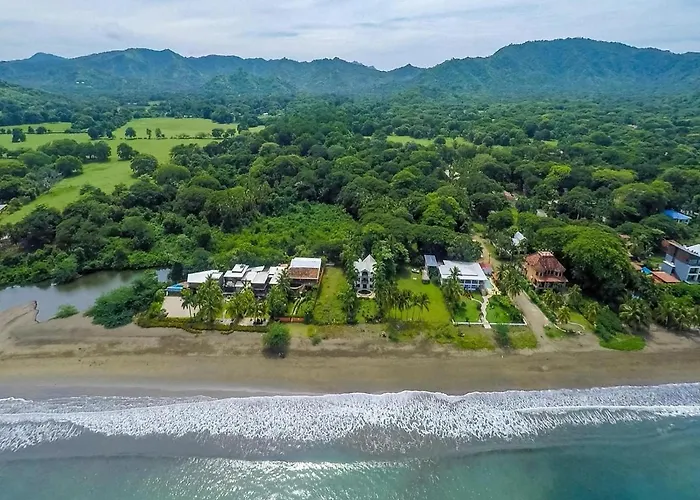 2 Bedroom Ocean-view With Pool Сasa de vacaciones