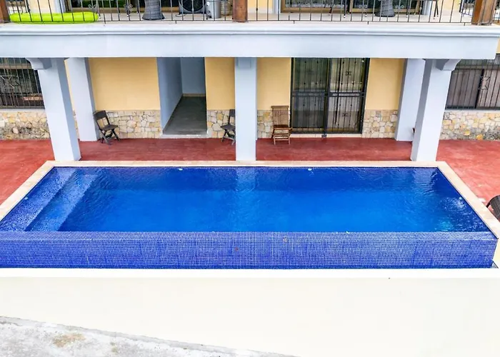 2 Bedroom Ocean-view With Pool Сasa de vacaciones