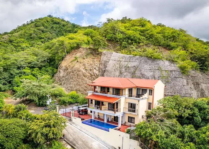 Сasa de vacaciones 2 Bedroom Ocean-view With Pool