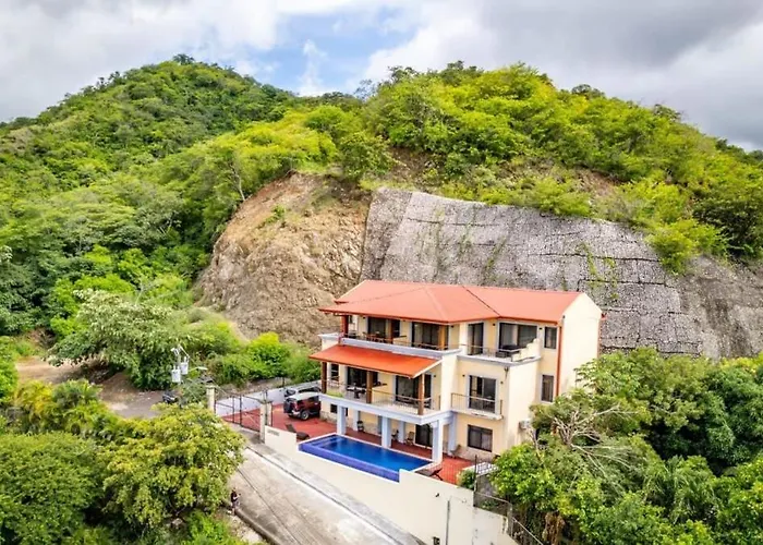 2 Bedroom Ocean-view With Pool Сasa de vacaciones